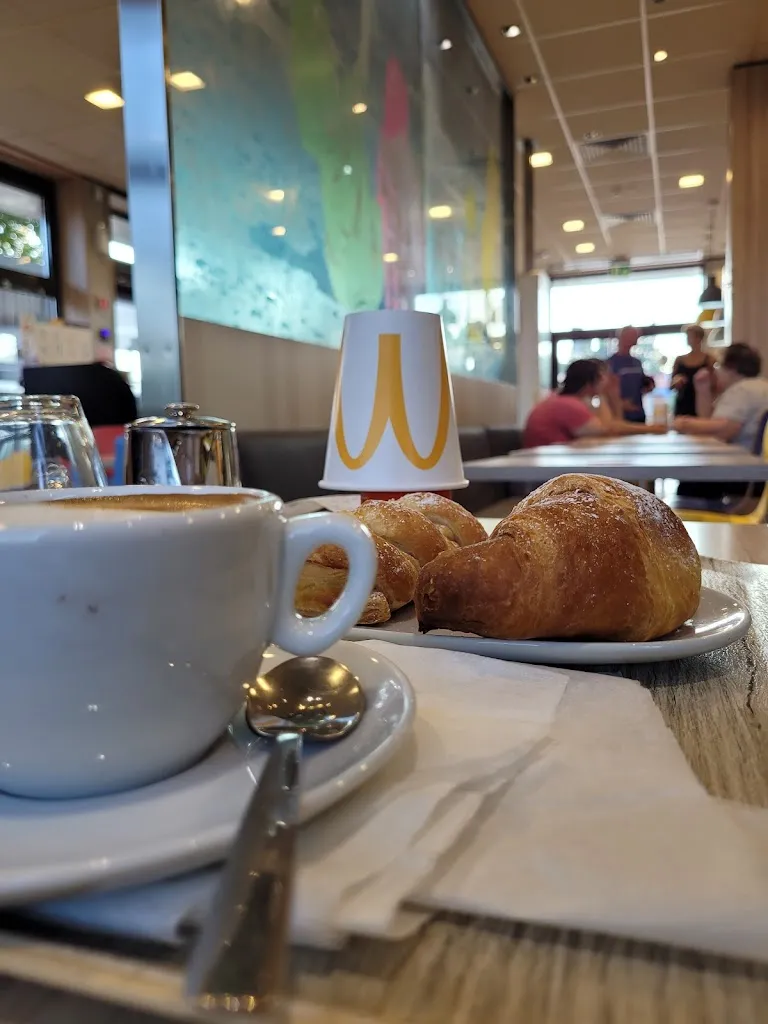 McDonald's Borgomanero Drive_Borgomanero_slider_image_3