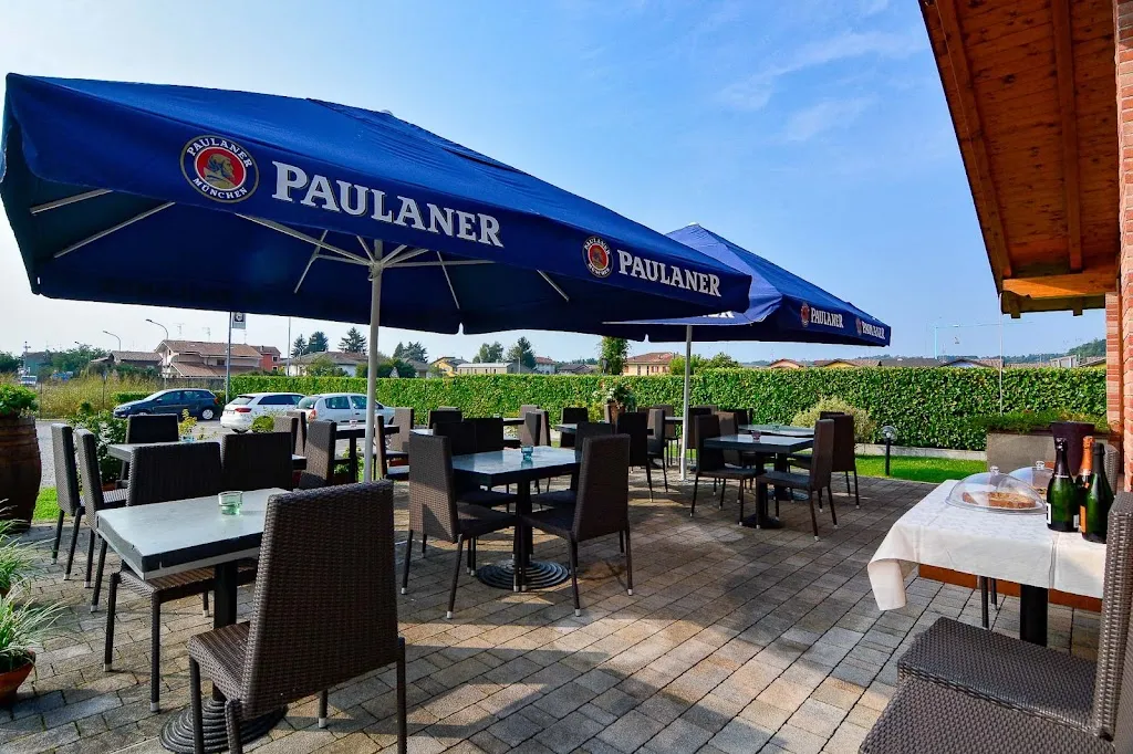 Ristorante Pizzeria Anfora restaurant in Borgomanero