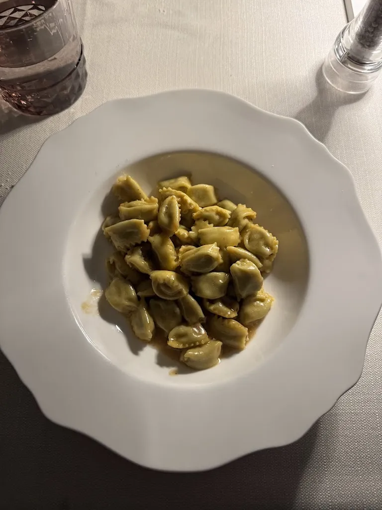 Nicole Borrell van Doorn_Locanda Borgo Vecchio _Bricco di Neive_review