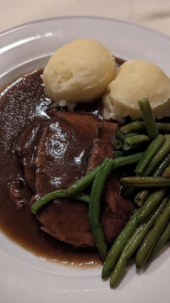 Grayson James_Osteria Borgo Vecchio_Bricco di Neive_review