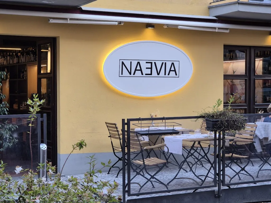 NAEVIA_Bricco di Neive_slider_image_2