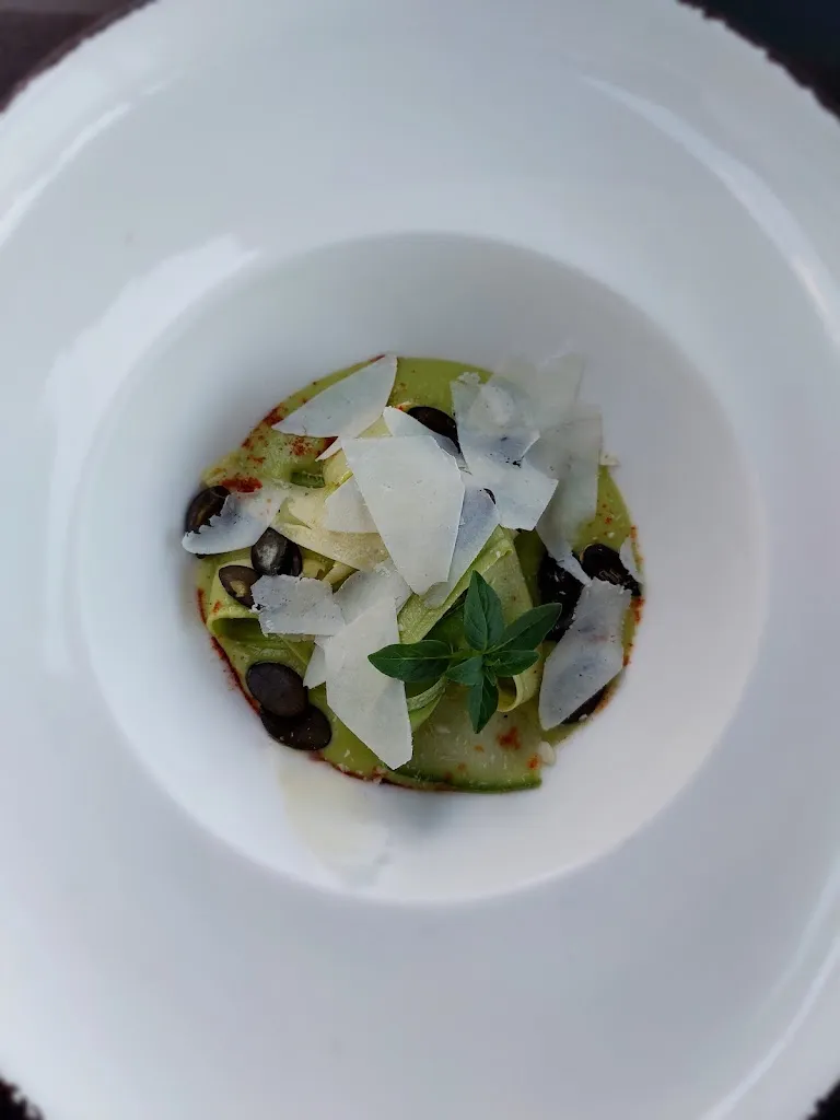 C R Gibson_Umano_Bricco di Neive_review