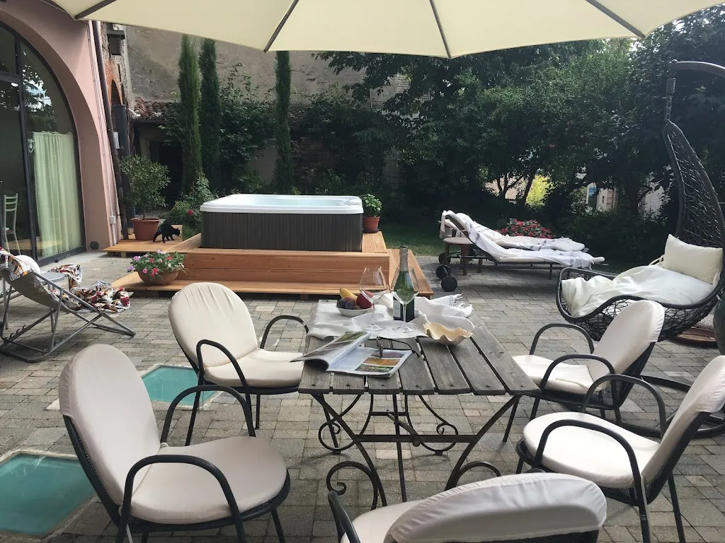 L'Aromatario - Osteria e Affittacamere restaurant in Bricco di Neive