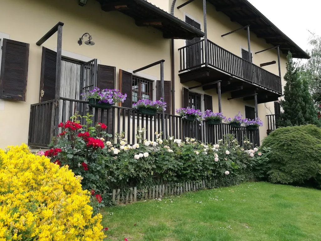 AGRITURISMO La Canal restaurant in Bricherasio