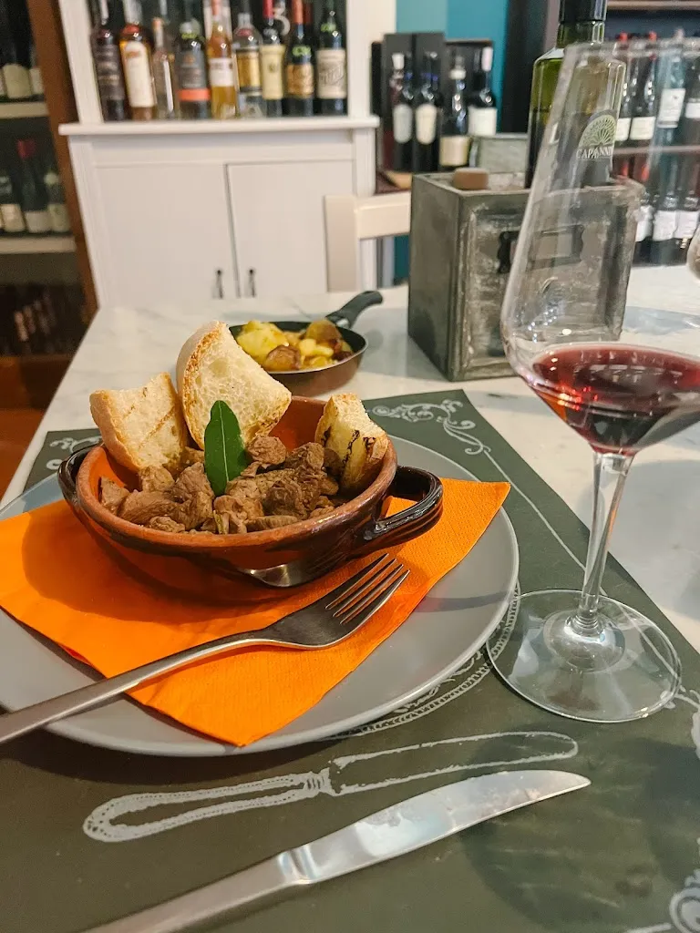 Emily Netherland_Silla's Bistrò_Castiglione_review