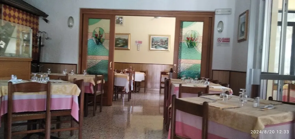 Pizzeria Da Giacomo restaurant in Brovello-Carpugnino