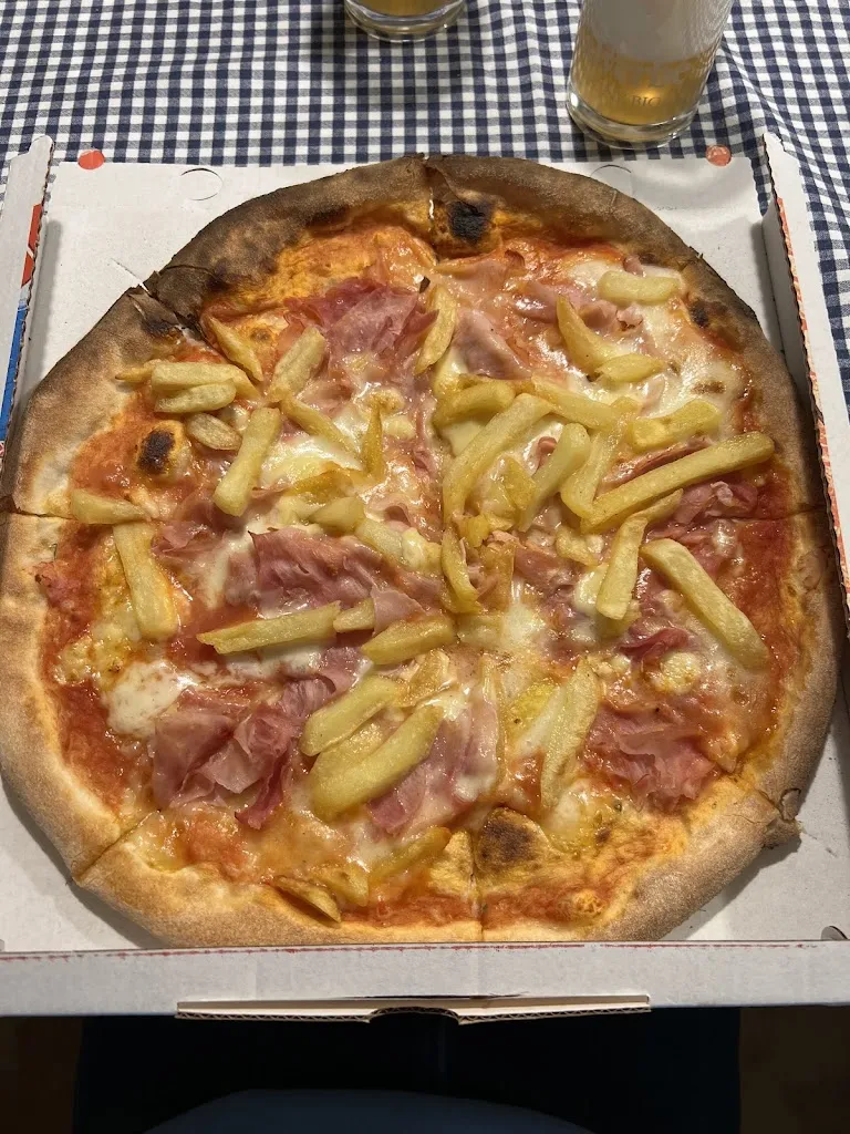 Pizzeria Aquila Nera Di Satta Francesco restaurant in Brossasco