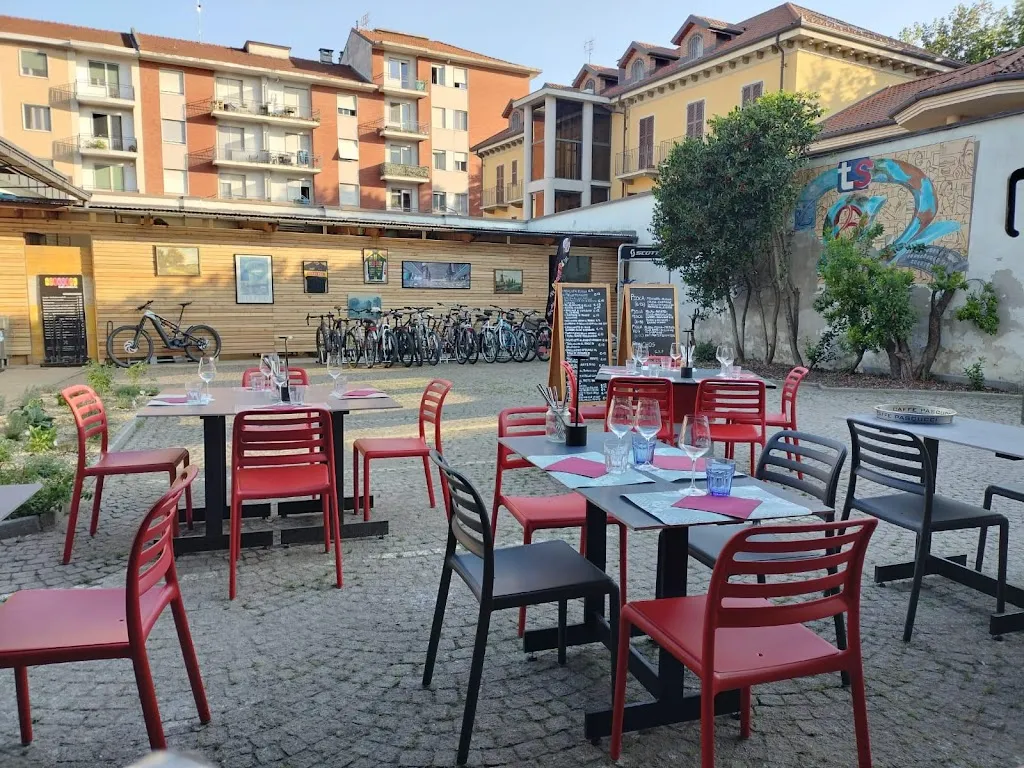 L'Osteria del Bikecafe restaurant in Buriasco