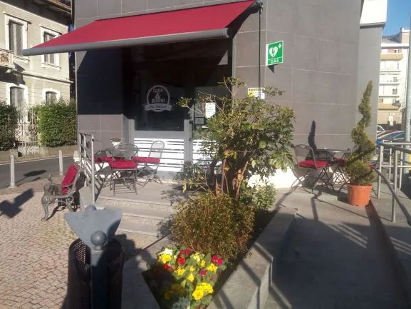 Old Station Caffe' & Bistrot restaurant in Brusnengo
