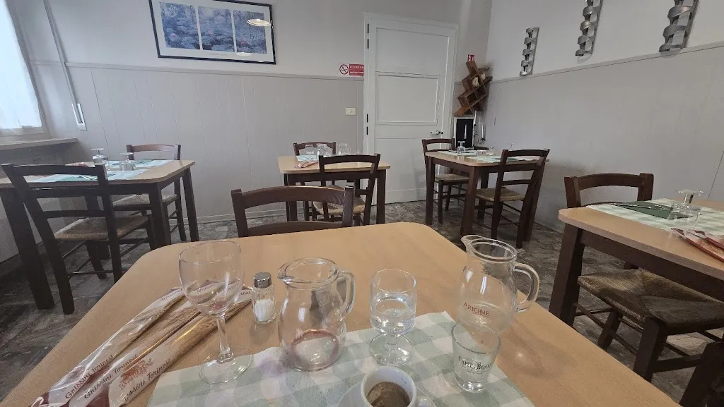 Bar Ristorante "Antica Osteria" restaurant in Calosso