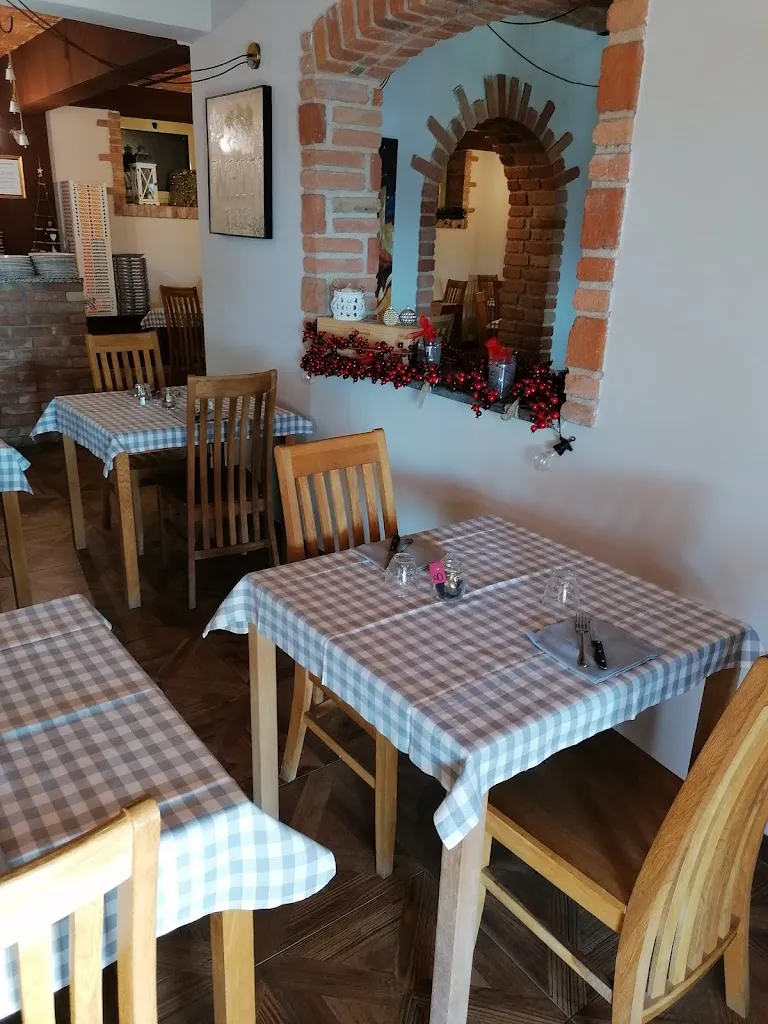 Cascina Vecchia Pizzeria Ristorante restaurant in Calamandrana