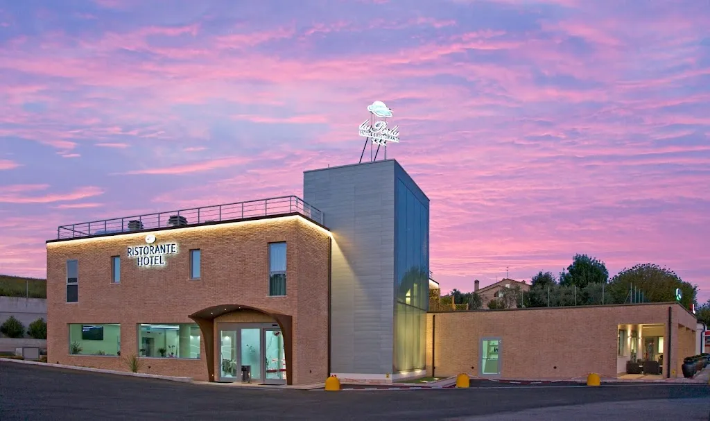 Hotel Ristorante La Perla restaurant in Camerano