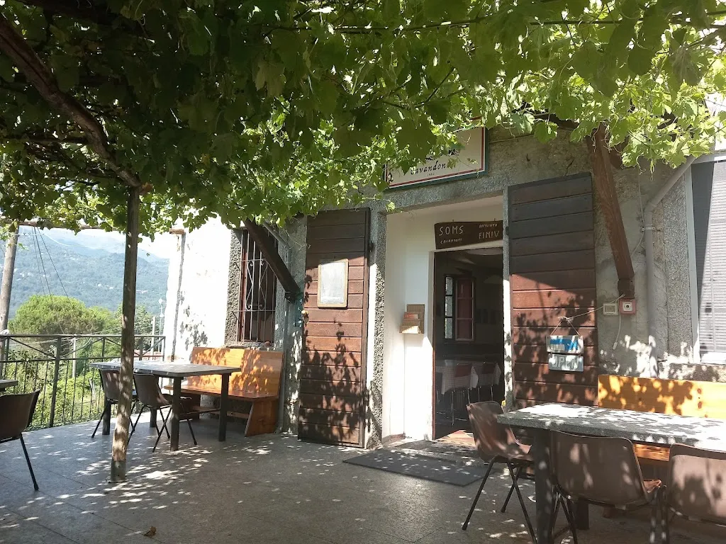 Circolo SOMS Cavandone restaurant in Cambiasca