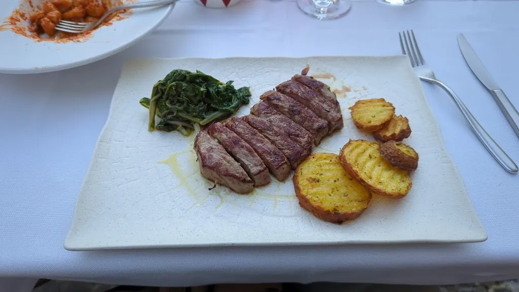 Valeri Elashvili_La Bottega dei Messapi_Cambiasca_review