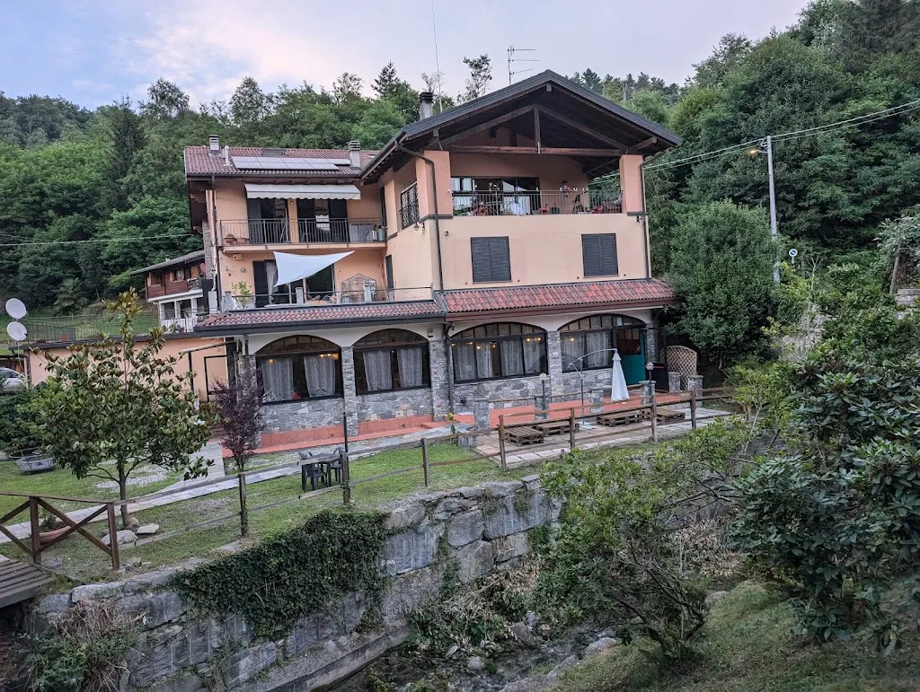 Luca Betti_Mundo - Ristorante Multietnico_Cambiasca_review