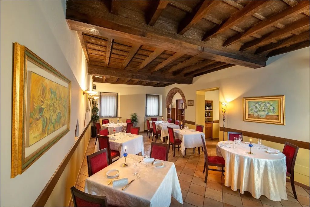 RISTORANTE AL CAMINETTO restaurant in Cameri