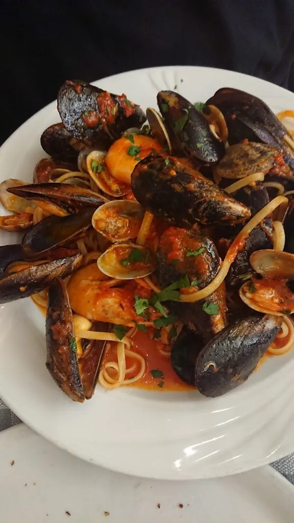 ניר סהר_Pizzeria La Piccola Tramonti_Cameri_review