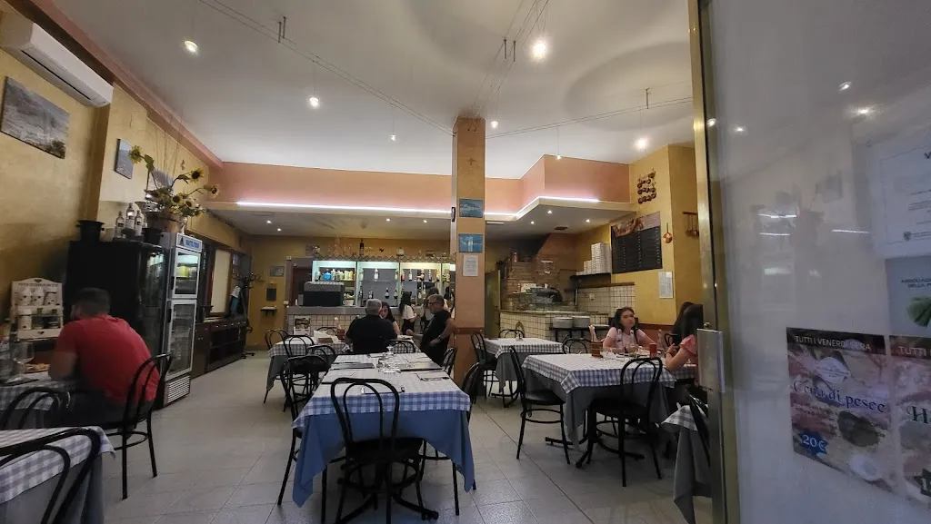 Pizzeria La Piccola Tramonti restaurant in Cameri