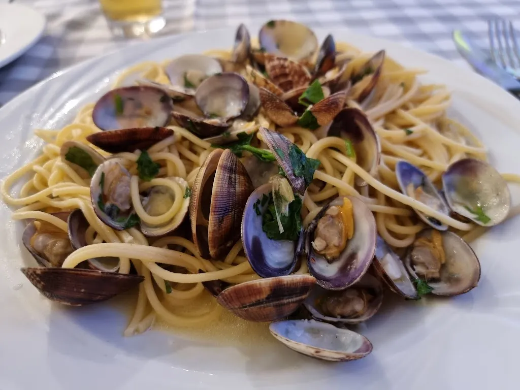 Pizzeria La Piccola Tramonti_Cameri_slider_image_3