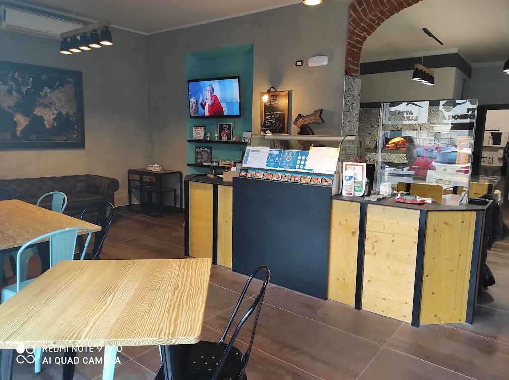 Pizzeria Beverly Hills Di Sorbara Daniele e Frau Lucia restaurant in Cameri