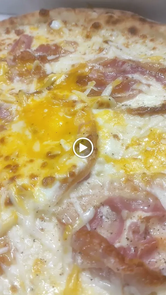 Pizzeria Beverly Hills Di Sorbara Daniele e Frau Lucia_Cameri_slider_image_2