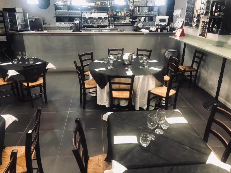 Industry Caffe' Bar Trattoria restaurant in Cambiano