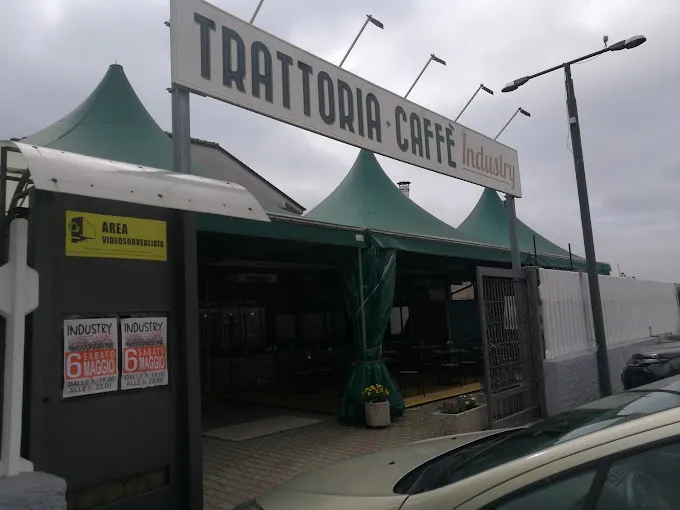 Industry Caffe' Bar Trattoria_Cambiano_slider_image_3