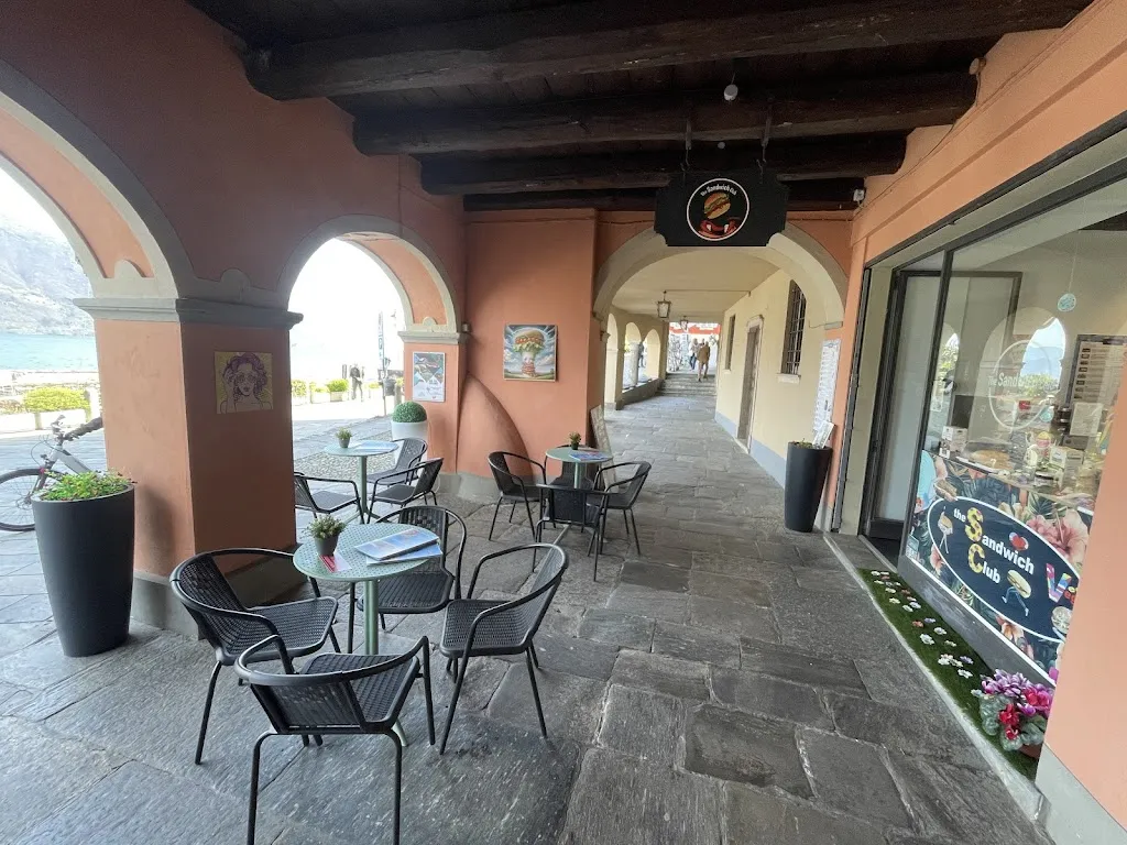 The Sandwich club restaurant in Cannobio