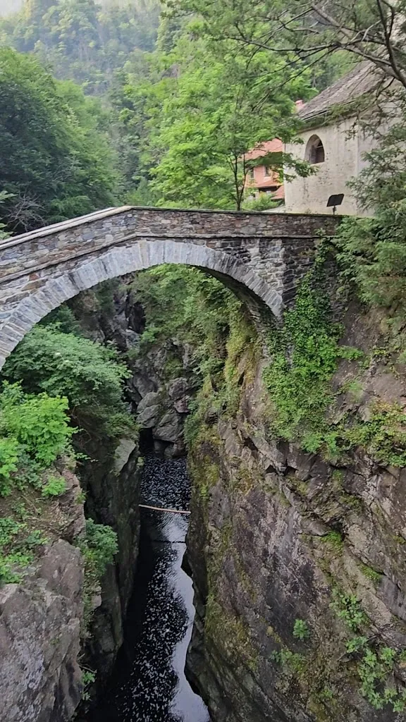 Grotto Sant'Anna_Cannobio_slider_image_2