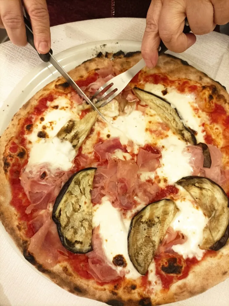 Petit Maison_Canelli_slider_image_2