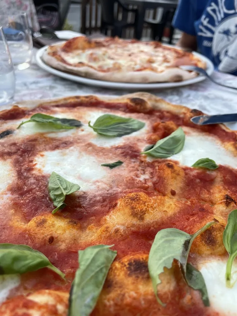 Andreas Spaltenstein_Trattoria Pizzeria La Piazzetta_Canelli_review