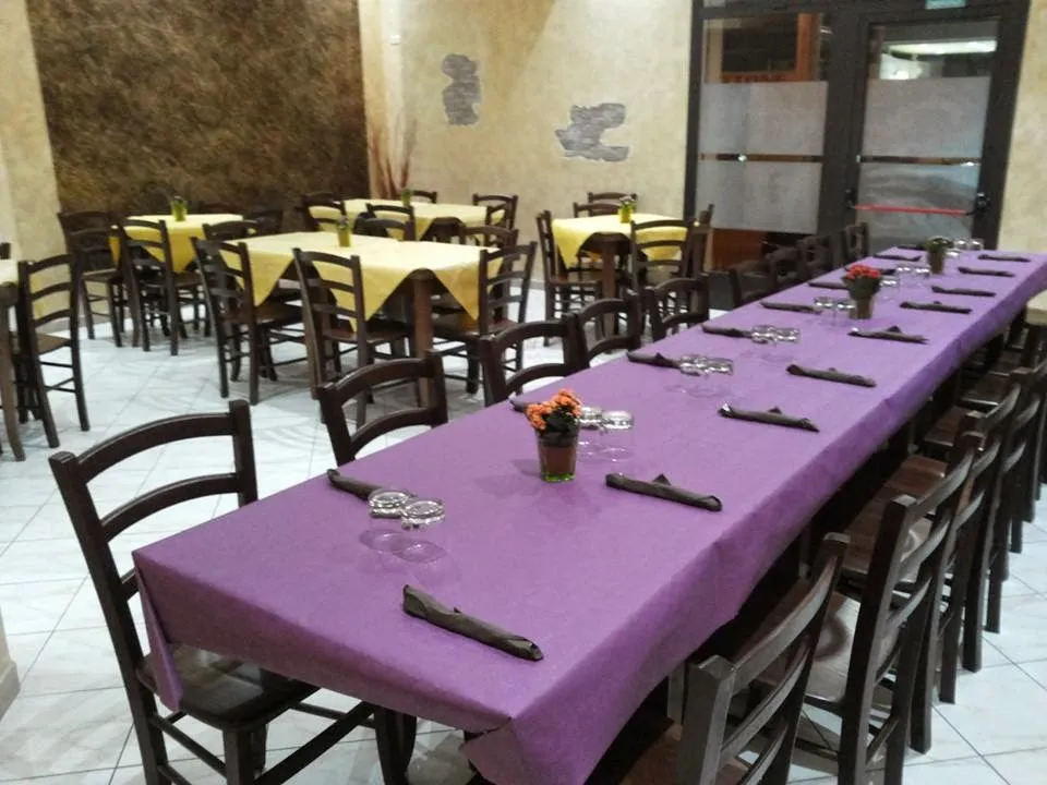 Pizzeria La Tegola restaurant in Cellino San Marco