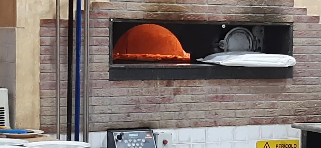 Pizzeria La Tegola_Cellino San Marco_slider_image_2