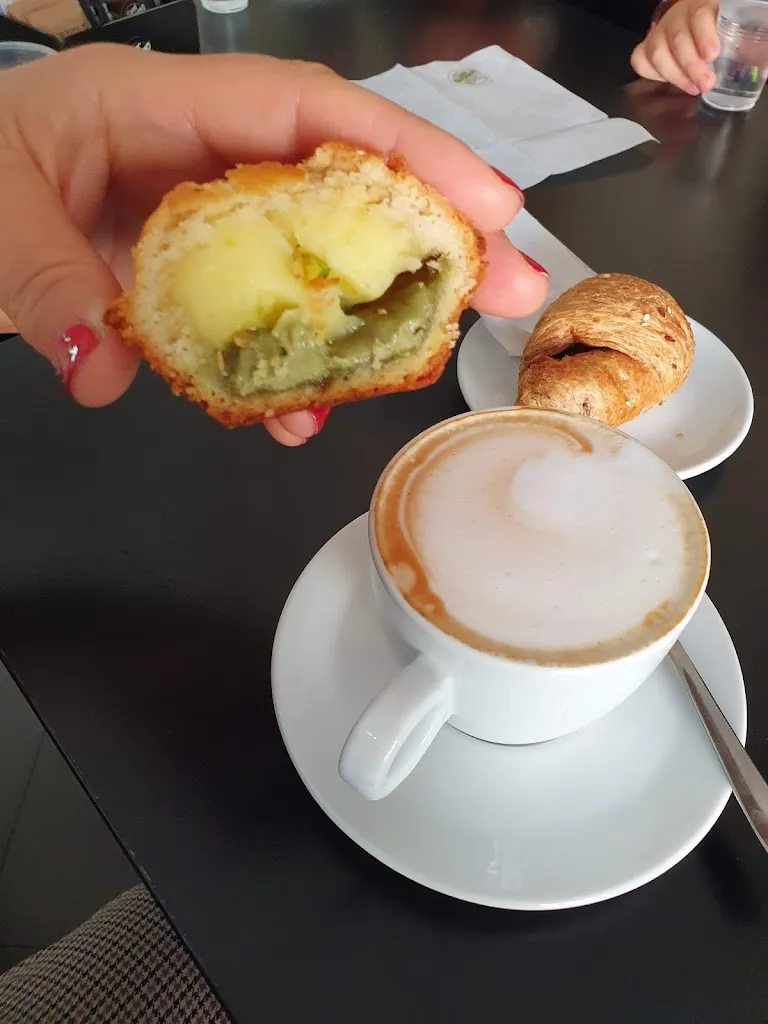 Serena Cosma Bakery_Cellino San Marco_slider_image_2