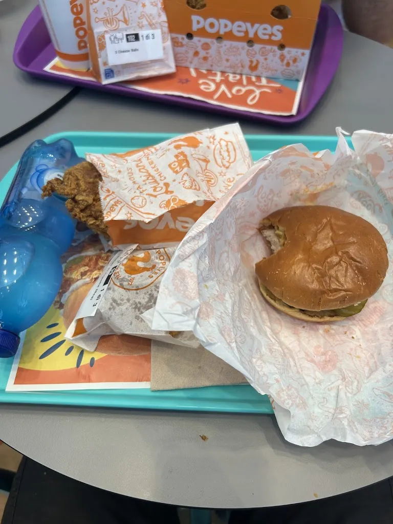 Pietro_Popeyes Famous Louisiana Chicken_Candiolo_review