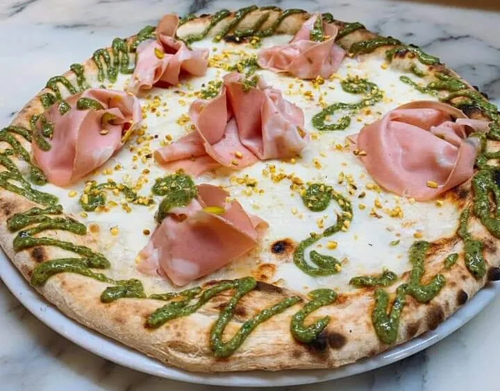 Speedy Pizza restaurant in Cellino San Marco