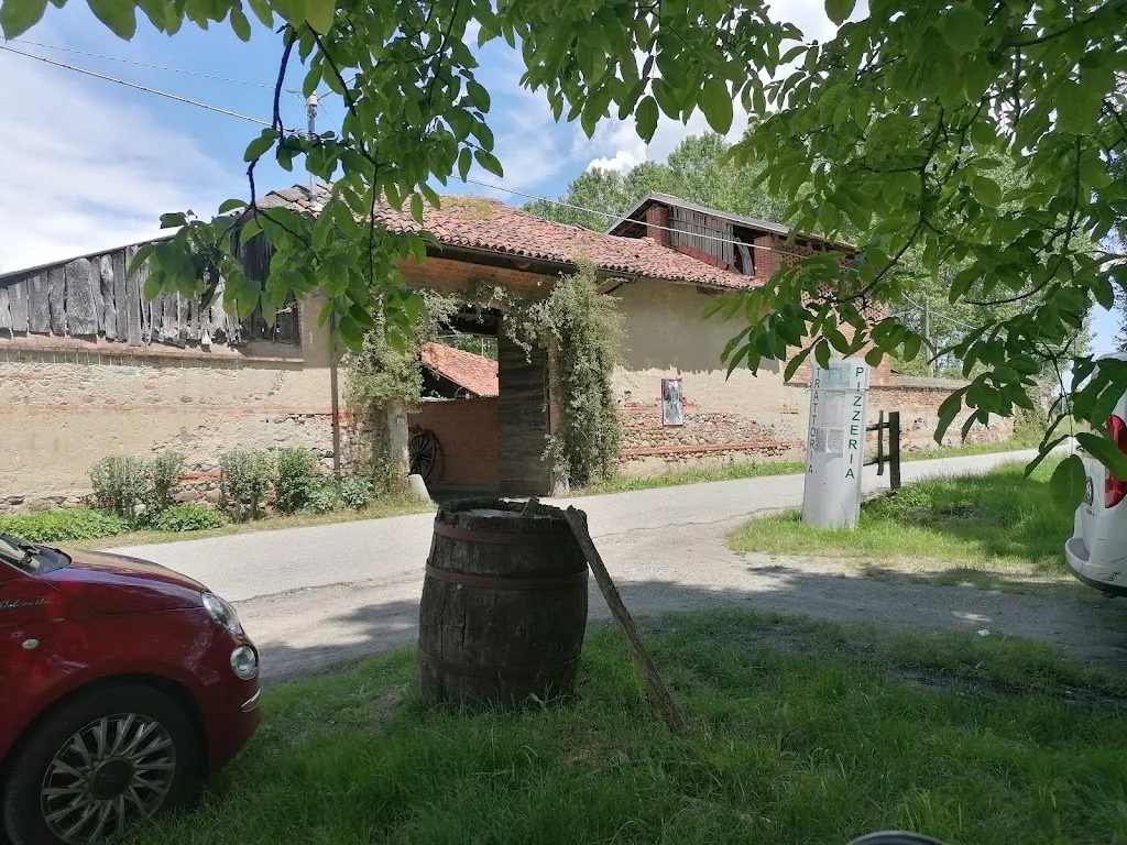 Trattoria Pizzeria Cascina Caravino_Caravino_slider_image_3