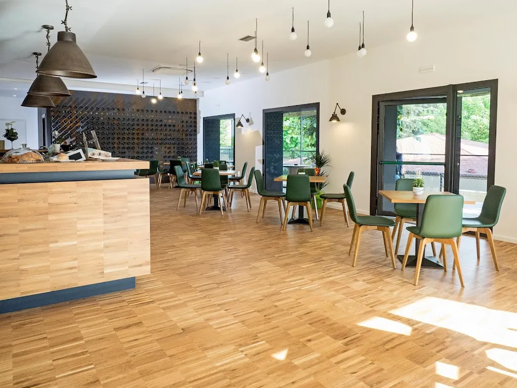 Pagoda Restaurant Cafè restaurant in Caraglio