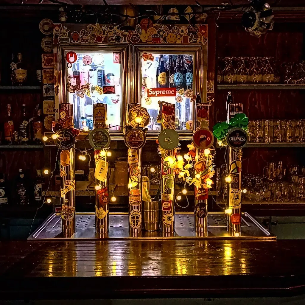 Zot! Pub Bar Risto restaurant in Caraglio