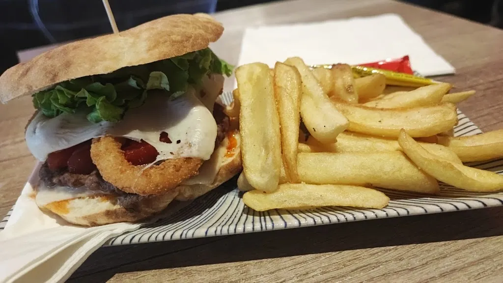 iulian Mutrescu_cafe of tampa bar/pub_Caraglio_review