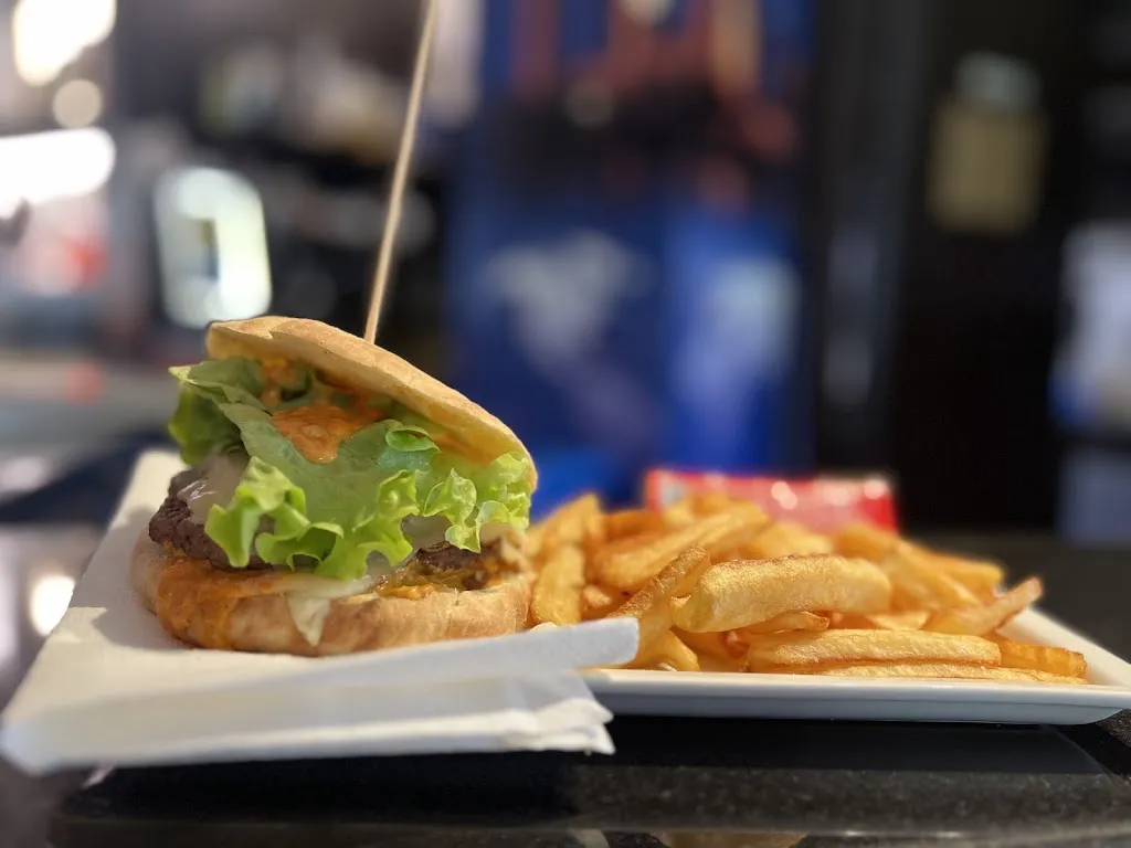 cafe of tampa bar/pub_Caraglio_slider_image_2