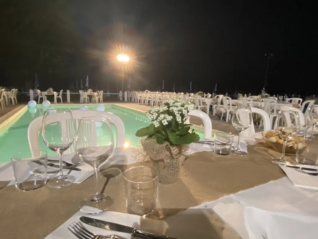 Piscina Circolo il Delfino_Caresana_slider_image_2