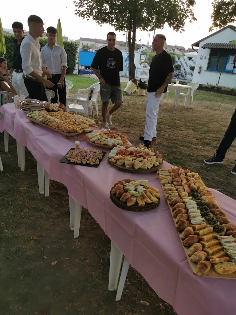 Piscina Circolo il Delfino_Caresana_slider_image_3