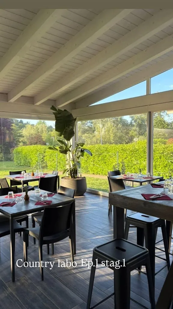 Country Labo restaurant in Carezzano Maggiore