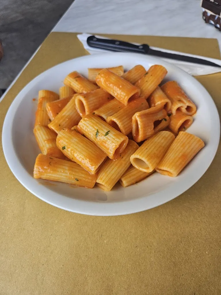 Elisa Valori_Bar ristorante Fuoriporta_Casal Cermelli_review