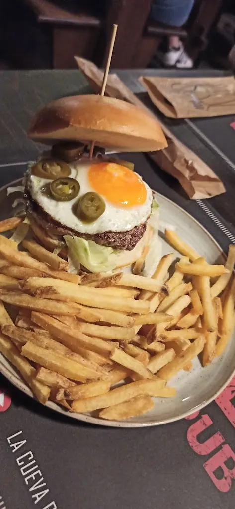 Caietanus. Tano_La Cueva Rock Pub_Casalbeltrame_review