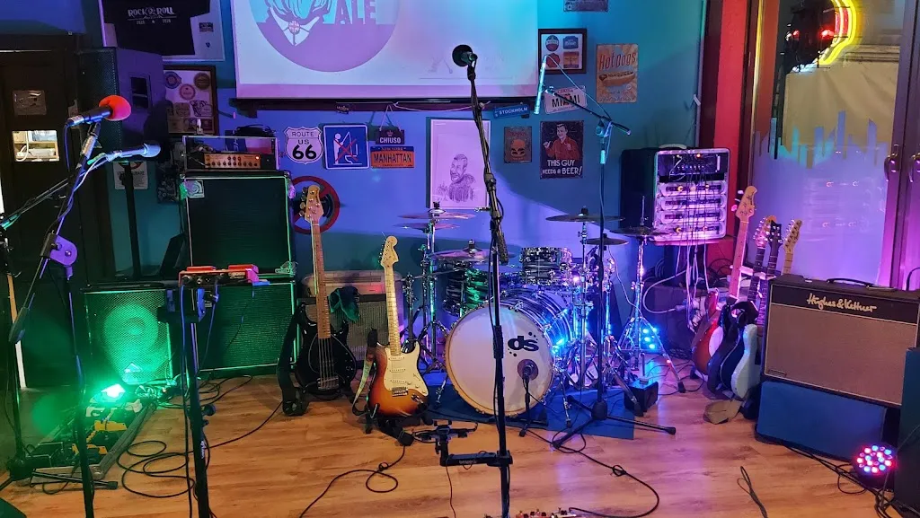 La Cueva Rock Pub_Casalbeltrame_slider_image_3