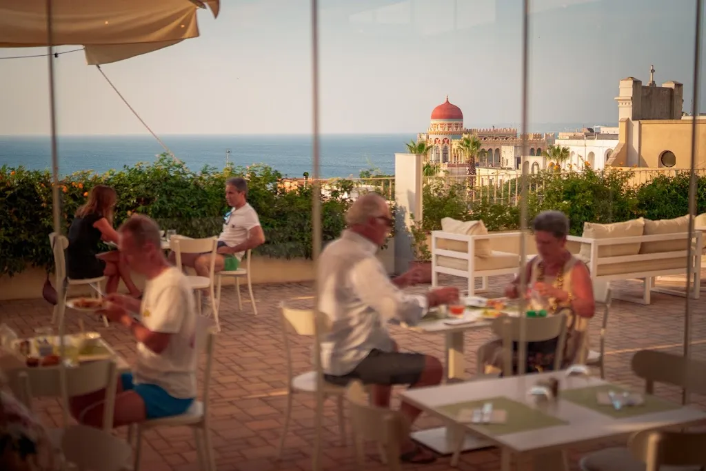 EST Restaurant_Cerfignano_slider_image_1