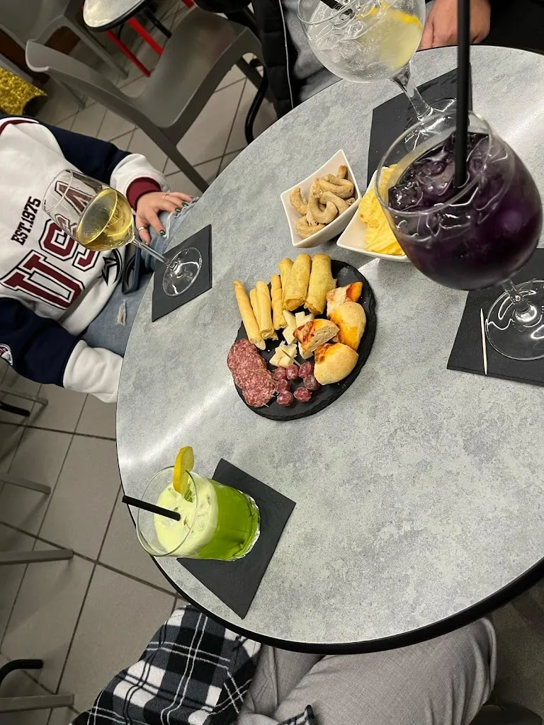 Giulia Baldovino_Alibi bar_Casalgrasso_review