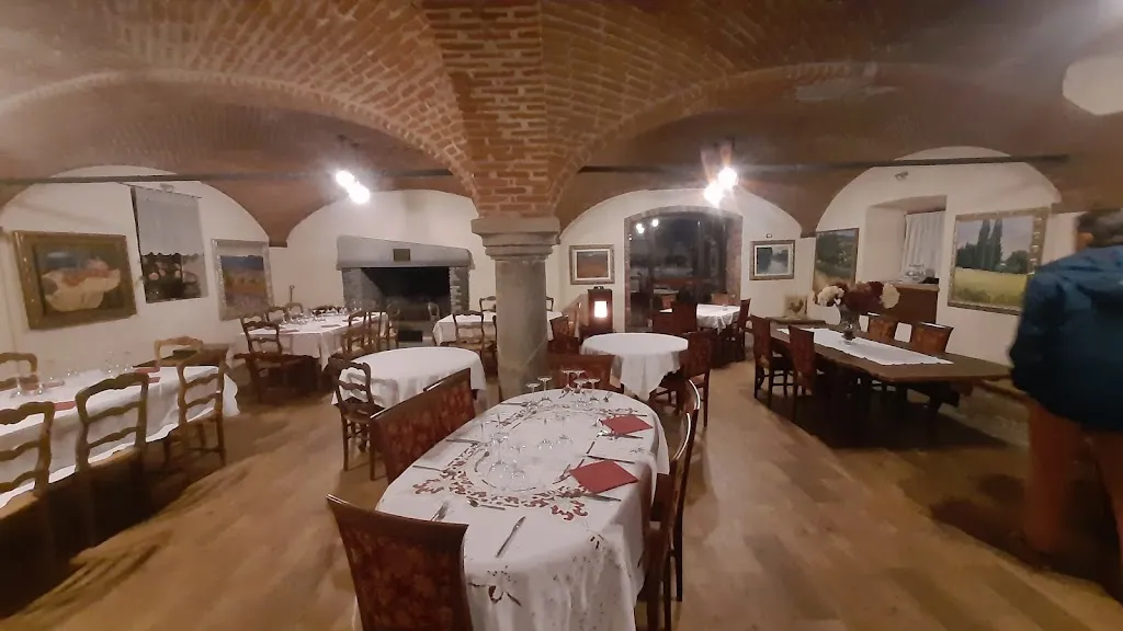 Agriturismo Castel Rainero restaurant in Casalgrasso